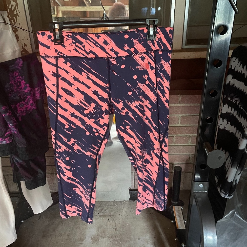 North Face Leggings Peach and Blue 3/4 Length